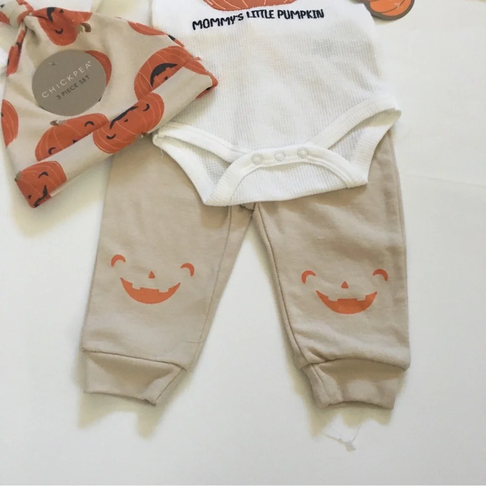 Baby (3-6M) Chickpea “Mommy's Little Pumpkin” Beige & White Baby Halloween Theme